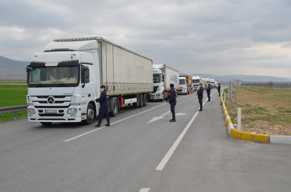 Ereğli’de jandarmanın Korona virüs denetimleri sürüyor 