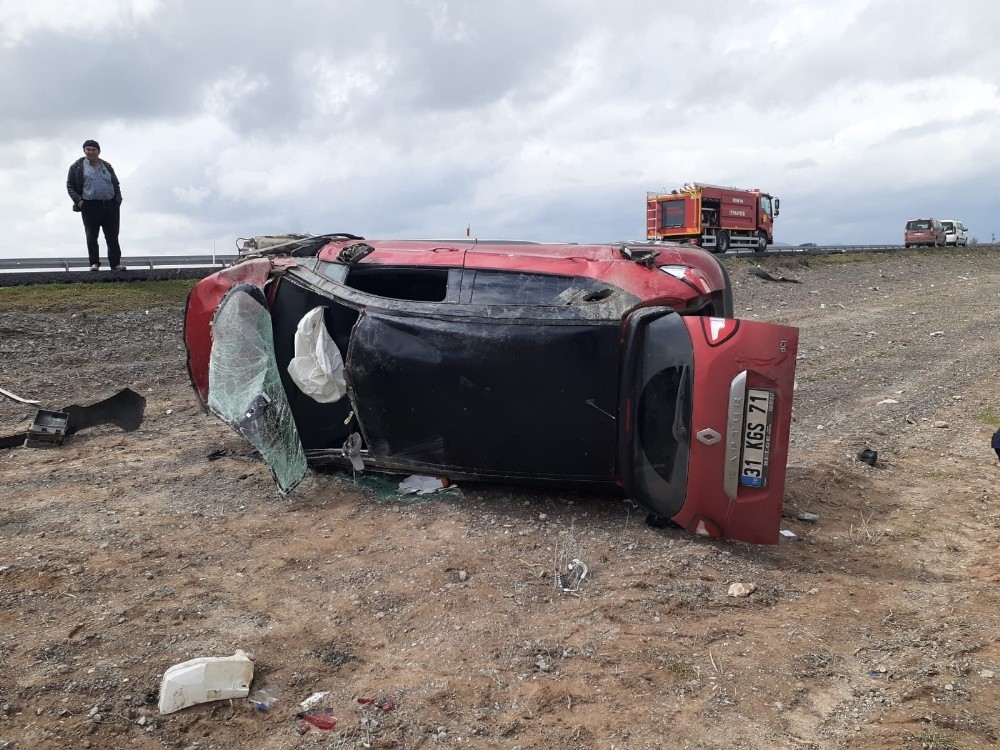 Ereğli’de otomobil attı: 3 yaralı 