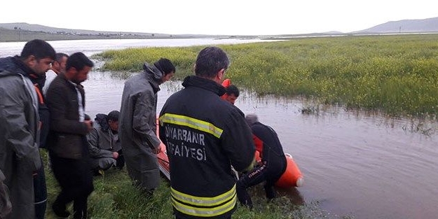 Ergani'de sel felaketi: Mahsur kalanlar var!
