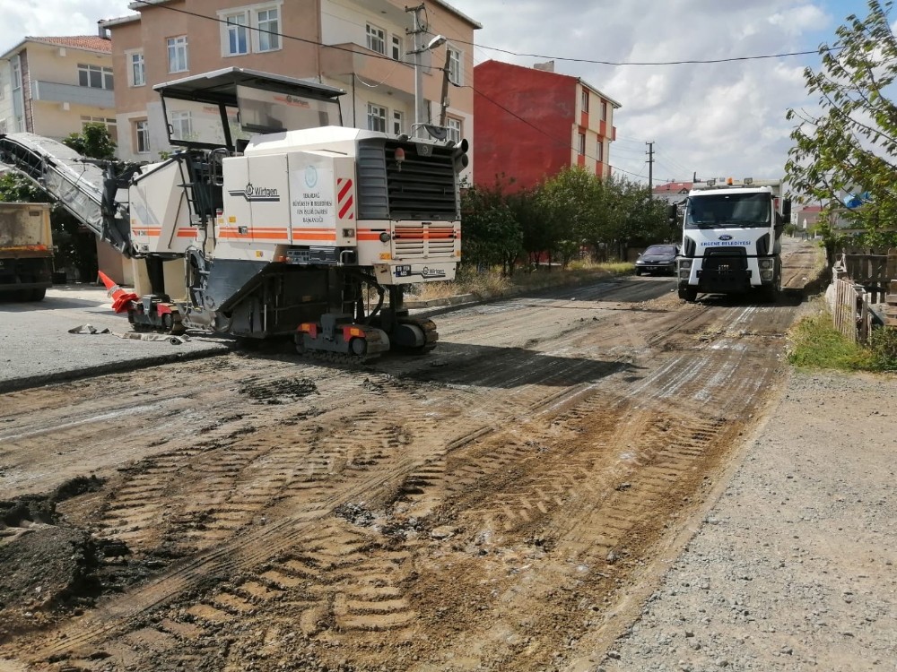 Ergene Belediyesi asfaltlama çalışmalarını sürdürüyor 