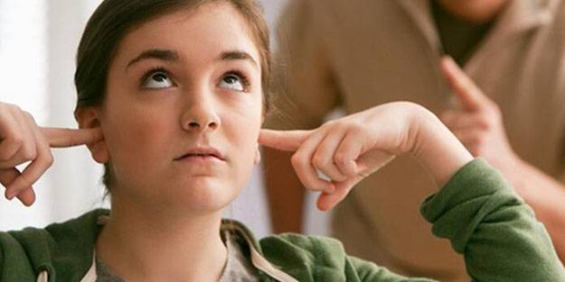 Ergenlik döneminde çocuklara nasıl yaklaşılmalıdır? Uzmandan ailelere ergenlik dönemi uyarısı