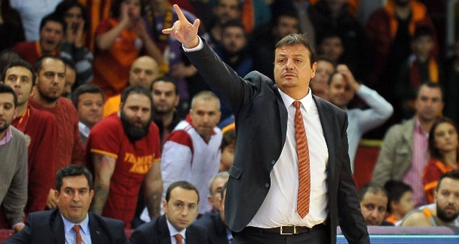 Ergin Ataman: 'Göksenin, seyirciye hareket yaptıysa teknik faul doğru'