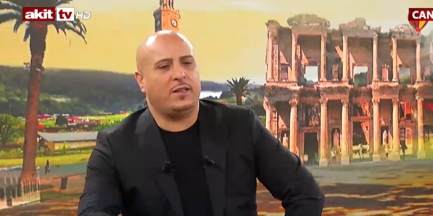 Erhan Yılmaz 15 Temmuz eserini Akit TV'de seslendirdi