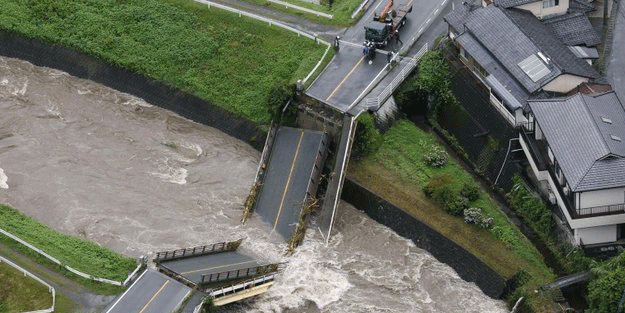 Erik yağmurları yüzünden 360 bin kişiye tahliye çağrısı