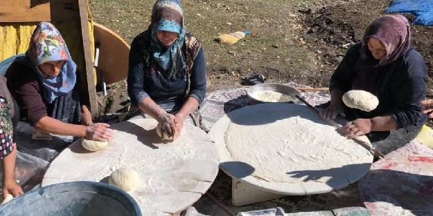 Erişte ‘erişte’ kesilerek, iplerde yerini aldı