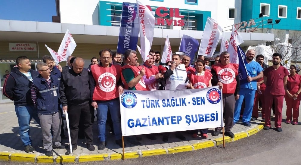 Erkek hemşire hasta yakınlarının saldırısına uğradı 