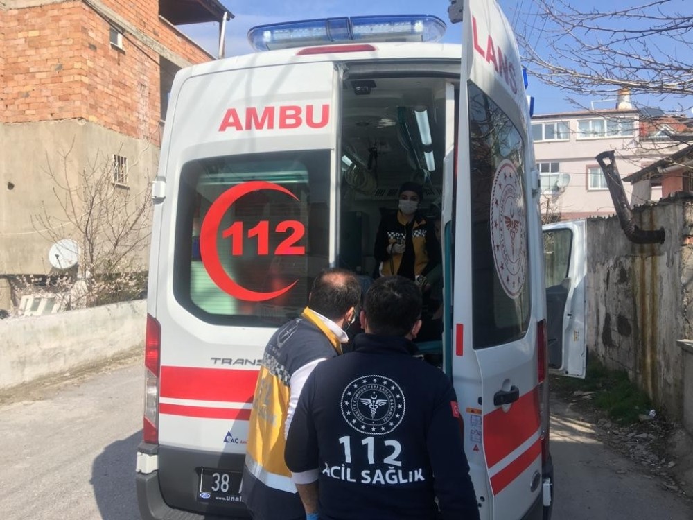Erken uyandı, ailesini ölümden kurtardı 
