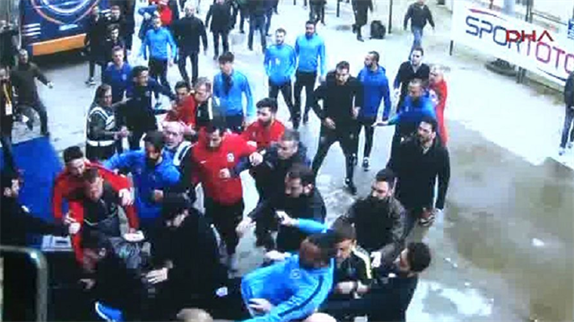 Erman Toroğlu Başakşehirli futbolculara ateş püskürdü