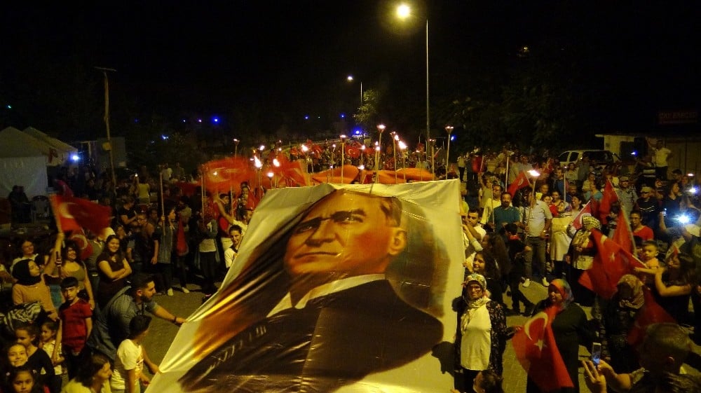 Ermenek’te fener alayı yürüyüşü 