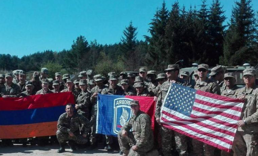 Ermenistan yine ateşle oynuyor... Bölgede hareketlilik başladı: Azeri zırhlıları sınıra kaydırıldı