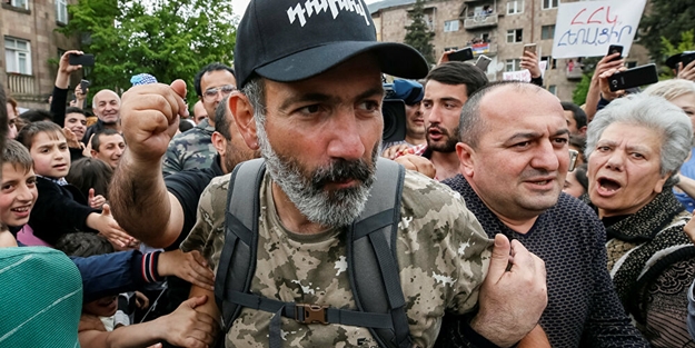 Ermenistan yine karıştı, jet hızıyla görevden alındı!