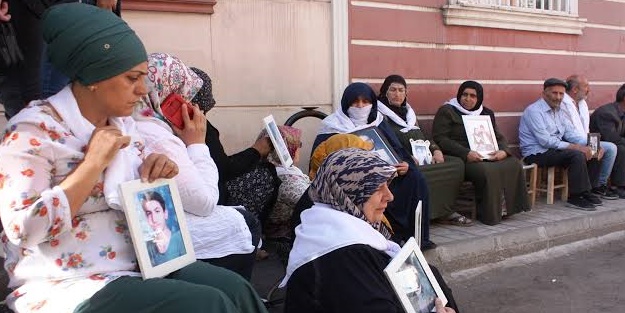 Erol Erdoğan: “Diyarbakırlı annelerin eylemi bölgedeki değişimlerin sebebi olacak” Annelerin eylemi PKK'nın varlığını sorgulatacak güçte