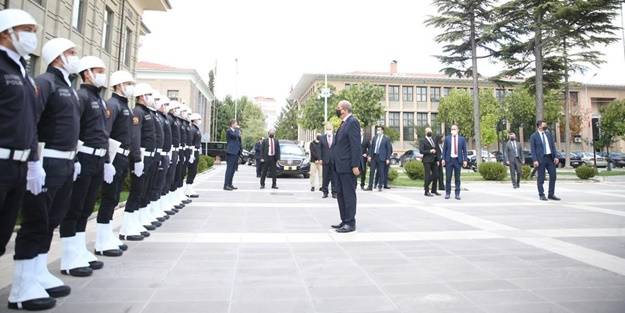 Ersin Tatar: Bir yolunu bulup kendi egemenliklerine geçirmişler