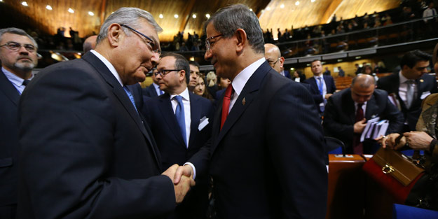 Kürkçü'yü yerin dibine sokan Davutoğlu'na ilk tebrik