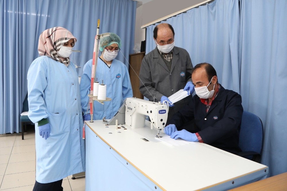 ERÜ Kendi Maskesini Üretmeye Başladı 
