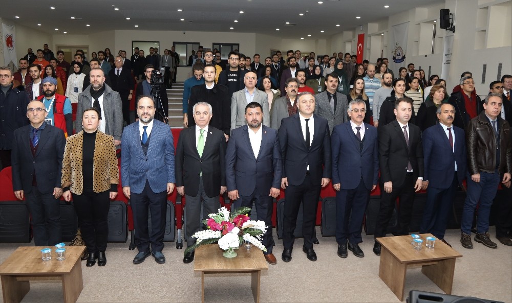 ERÜ’de “4. Veteriner Eğitim, Bilim ve Araştırma Kongresi” Başladı 