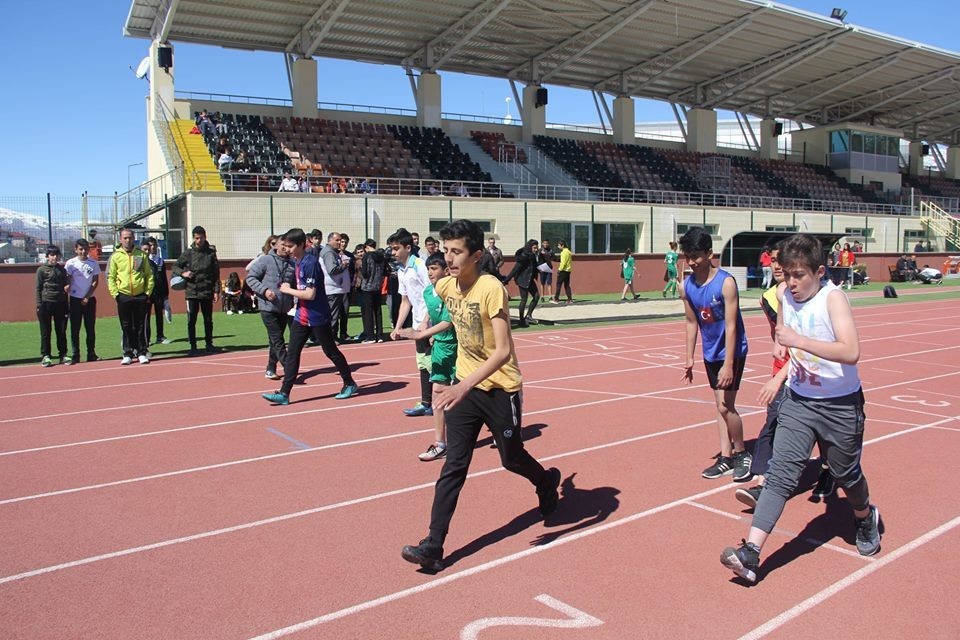 Erzincan atletizm yarışları yapıldı 
