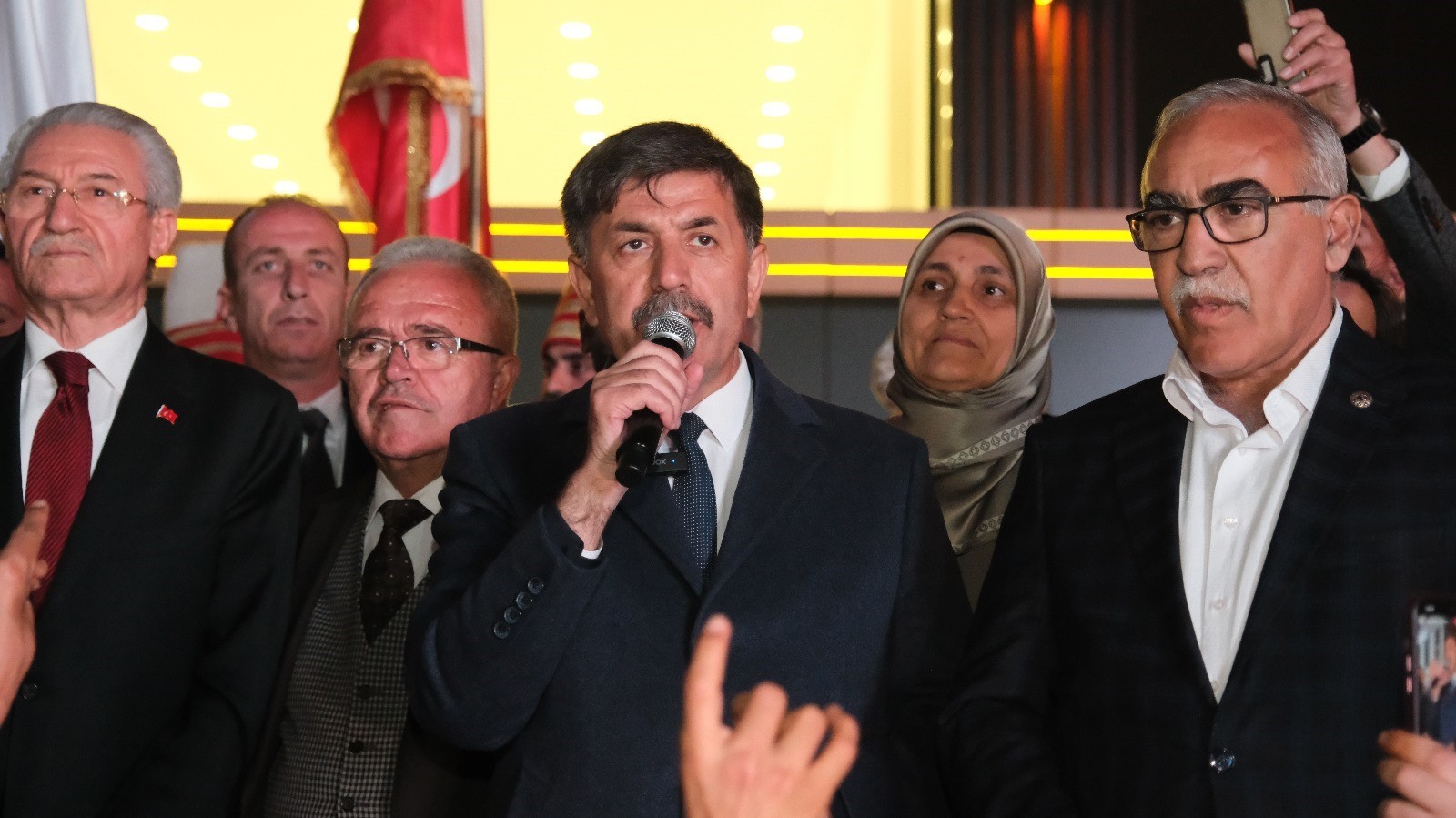 Erzincan Belediye Başkanlığını Cumhur İttifakı adayı Aksun kazandı