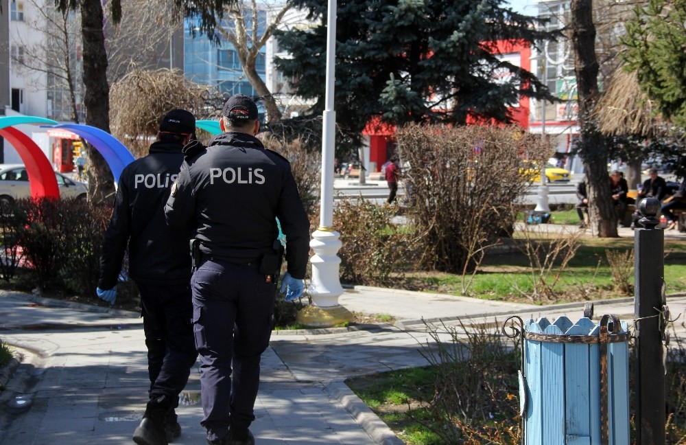 Erzincan emniyeti korona virüse karşı etkin bir mücadele yürütüyor 