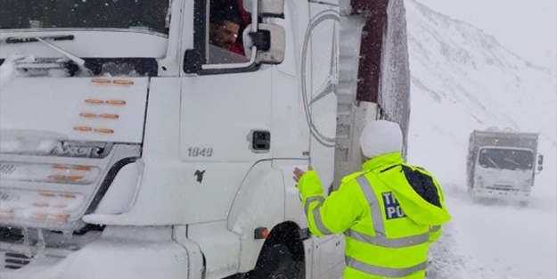 Erzincan-Sivas karayolu tekrar ulaşıma açıldı