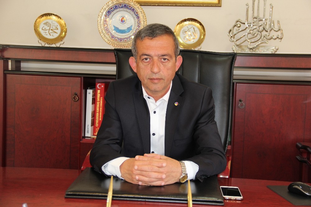 Erzincan TSO Başkanı Tanoğlu: “İdlib bölgesinde uğradığı hain saldırıda şehit olan kahraman askerlerimize Allah’tan rahmet, yaralı Mehmetçiklerimize acil şifa diliyorum” 