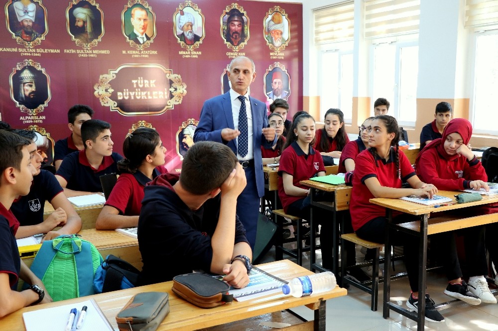Erzincan’da 40 bin 915 öğrenci için ders zili çaldı 
