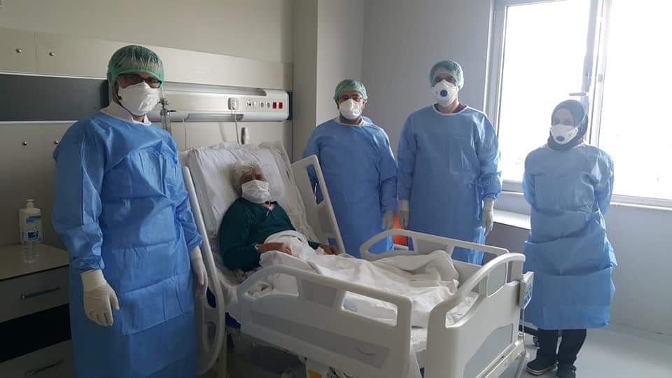 Erzincan’da 99 yaşındaki hasta korona virüsü yendi 