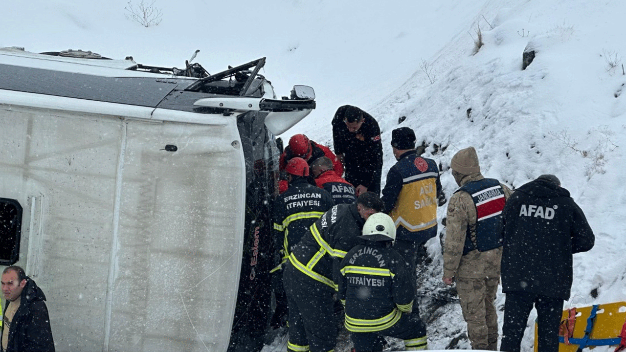 Erzincan'da can pazarı: Otobüs şarampole uçtu!!!