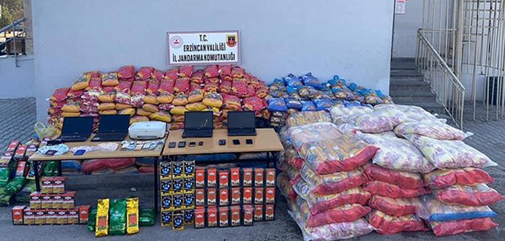 Erzincan'da ders kitapları arasına gizlenmiş uyuşturucu polisin dikkatinden kaçmadı