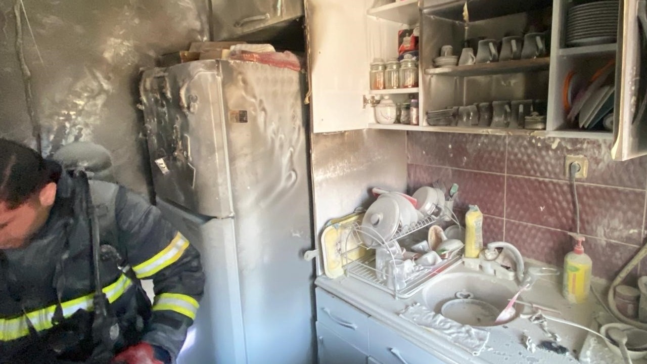 Erzincan'da ev yangını: Maddi hasar meydana geldi