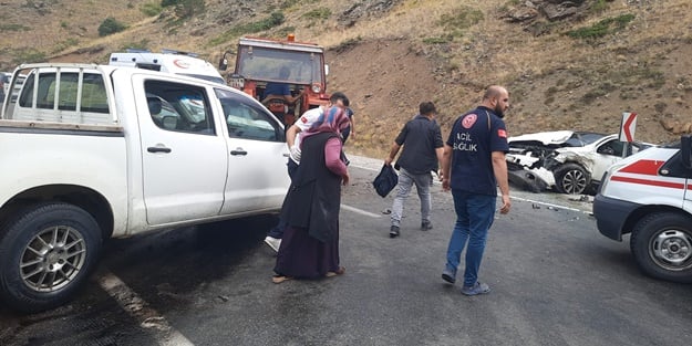 Erzincan'da feci kaza: Çok sayıda yaralı var