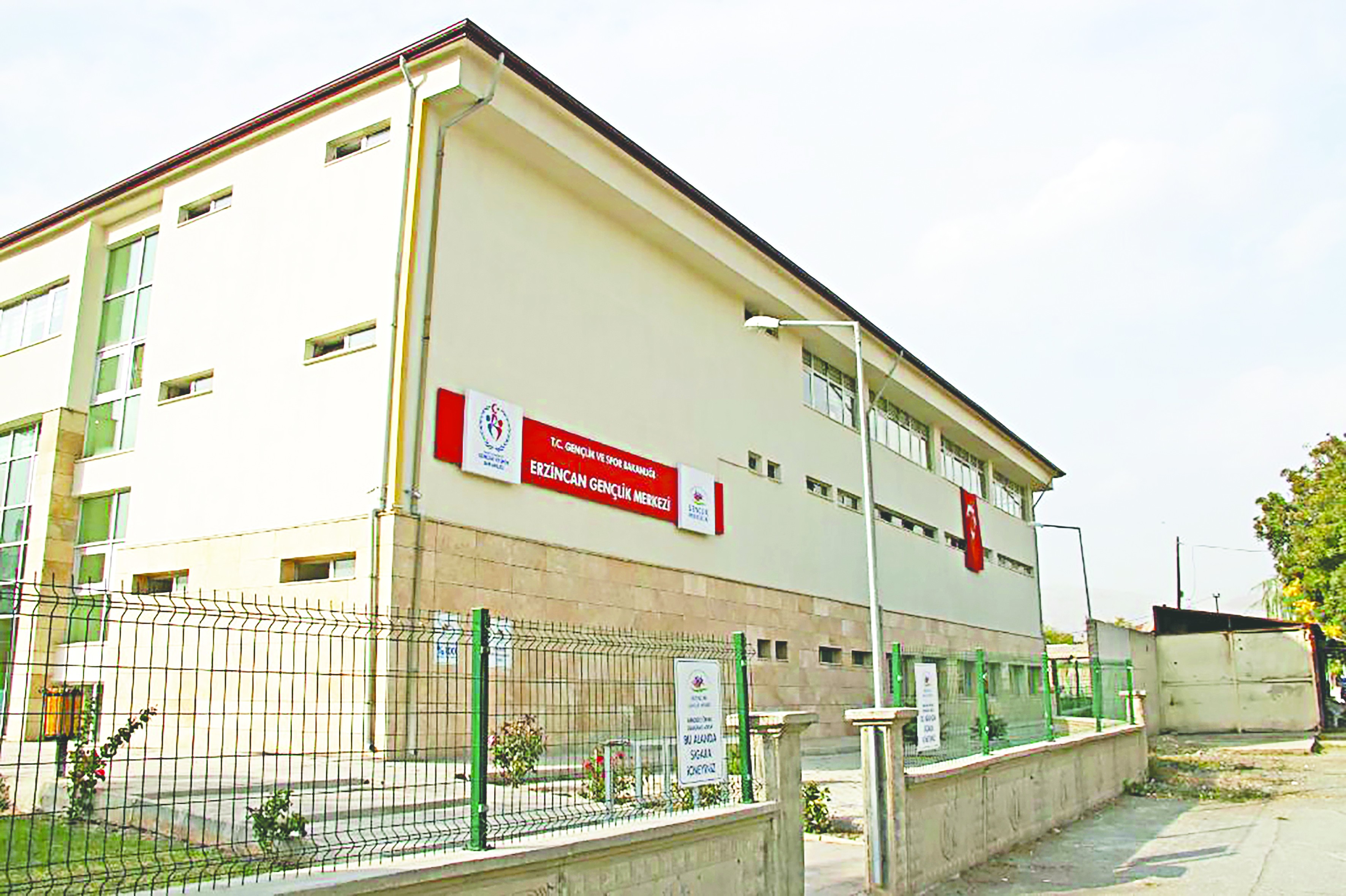 Erzincan’da Gençlik Merkezi açıldı