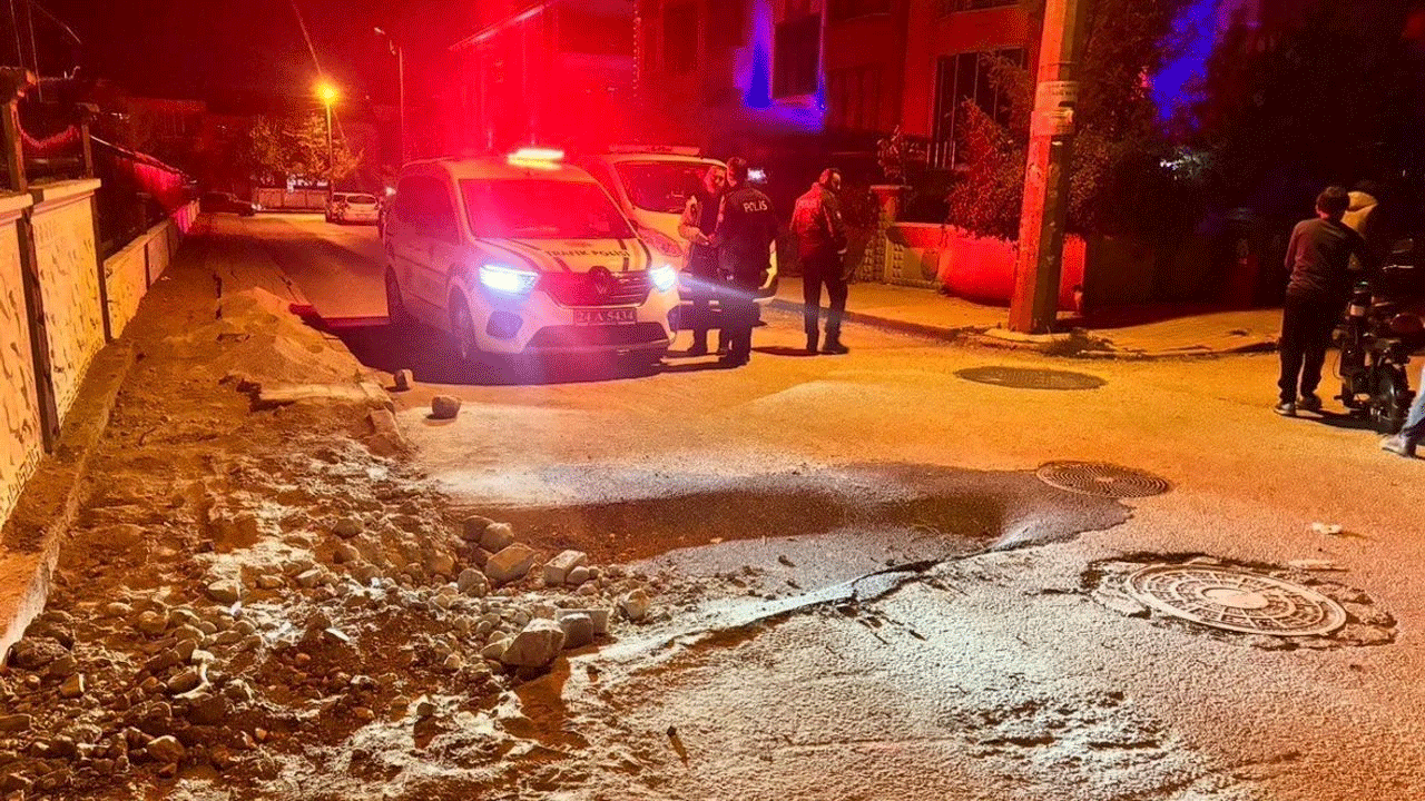 Erzincan’da görenler şaşkına döndü! Yeni yapılan asfaltın hali mahallede büyük tepki topladı!