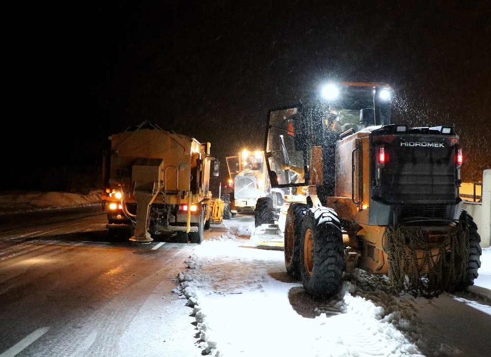 Erzincan’da kar ve tipi etkili oluyor 