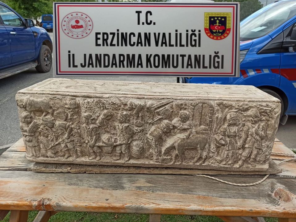 Erzincan’da lahit mezarını satmaya çalışan 3 kişi yakalandı 