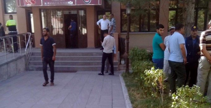 Erzincan'da müftülük toplantısında silahlı kavga: 4 ölü, 2 yaralı