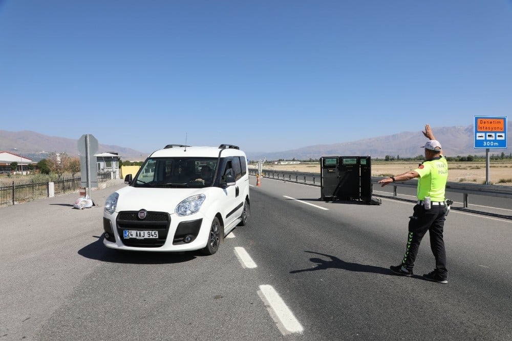 Erzincan’da trafik denetimi yapıldı 