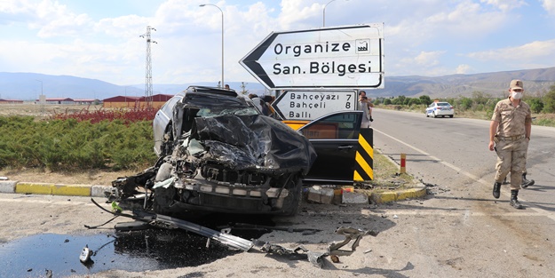 Erzincan'da trafik kazası: 1 ölü, 3 yaralı