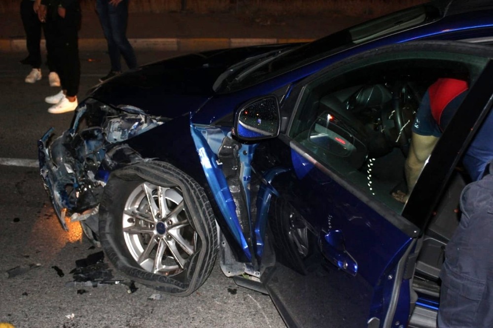 Erzincan’da trafik kazası: 2 yaralı 