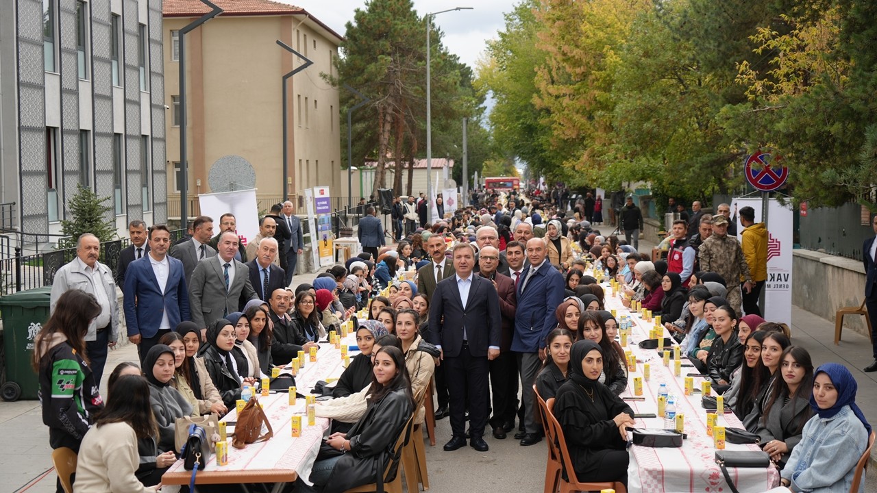 Erzincan’da üniversite öğrencilerine İŞKUR destekli eğitim ve istihdam programı başladı