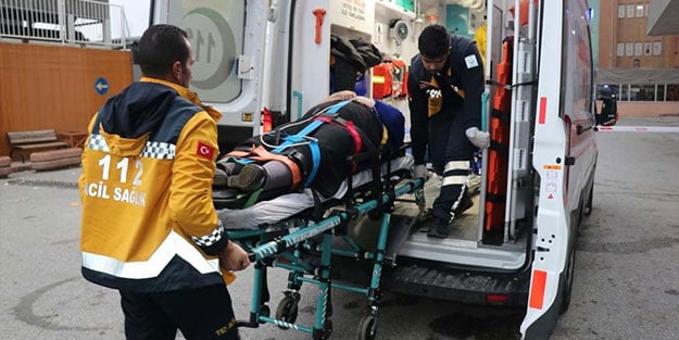 Erzincan'da yolcu otobüsü devrildi: Yaralılar var