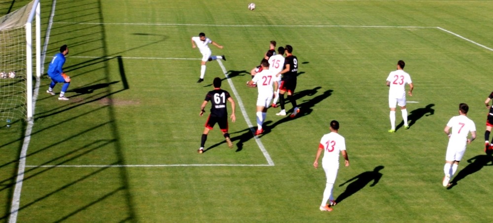 Erzincanspor ilk hazırlık maçından galip ayrıldı 