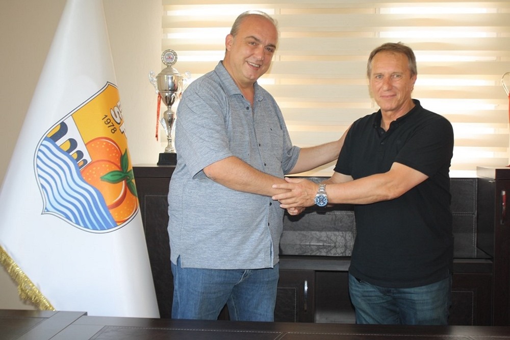 Erzinspor Teknik Direktör Cüneyt Karakuş ile anlaştı 