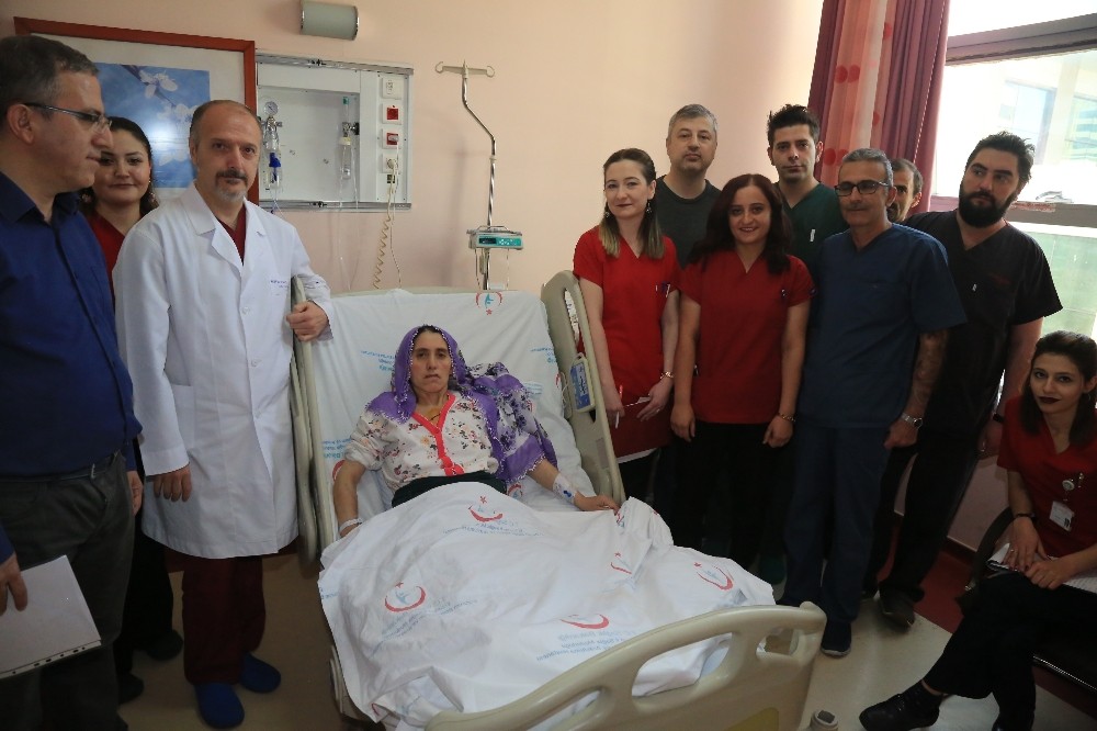 Erzurum BEAH 4 cm kesi ile aort kapağı değişti 