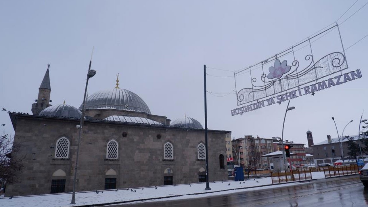 Erzurum beyaza büründü