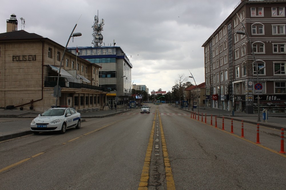 Erzurum hayalet şehre döndü 