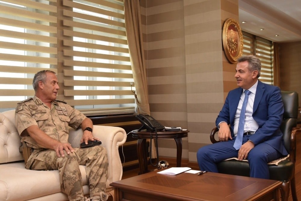 Erzurum Jandarma Bölge Komutanı Tuğgeneral Okyar’dan, Vali Elban’a ziyaret 