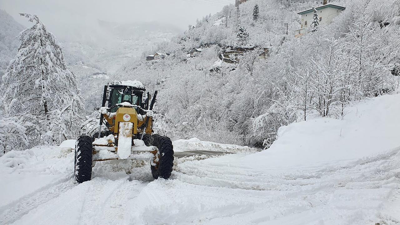 Erzurum-Tekman kara yolu ulaşıma kapandı