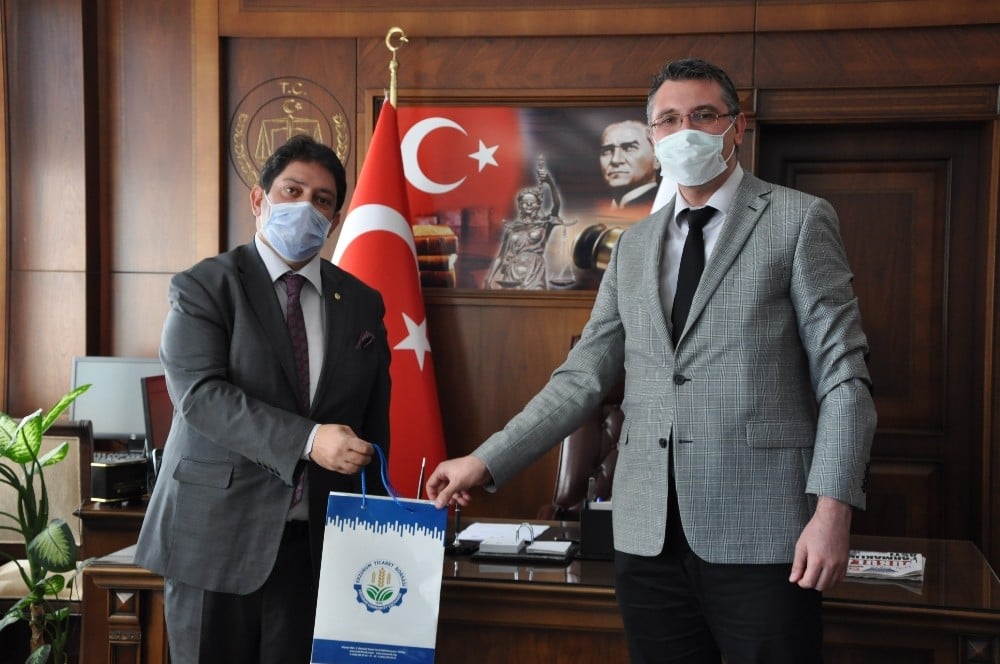 Erzurum Ticaret Borsası Başkanlığı, hükümlü yakınlarına gıda yardımında bulundu 