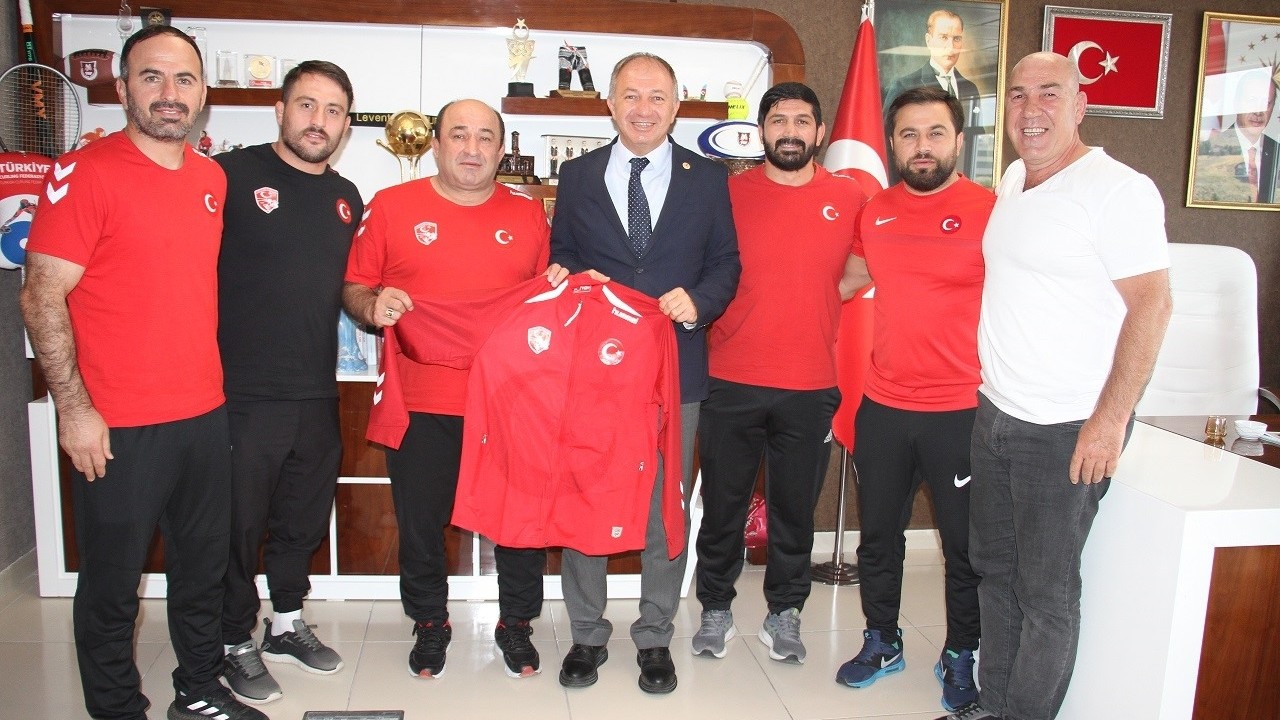 Erzurum, U20 Güreş Milli Takımı Teknik Heyetini ağırladı